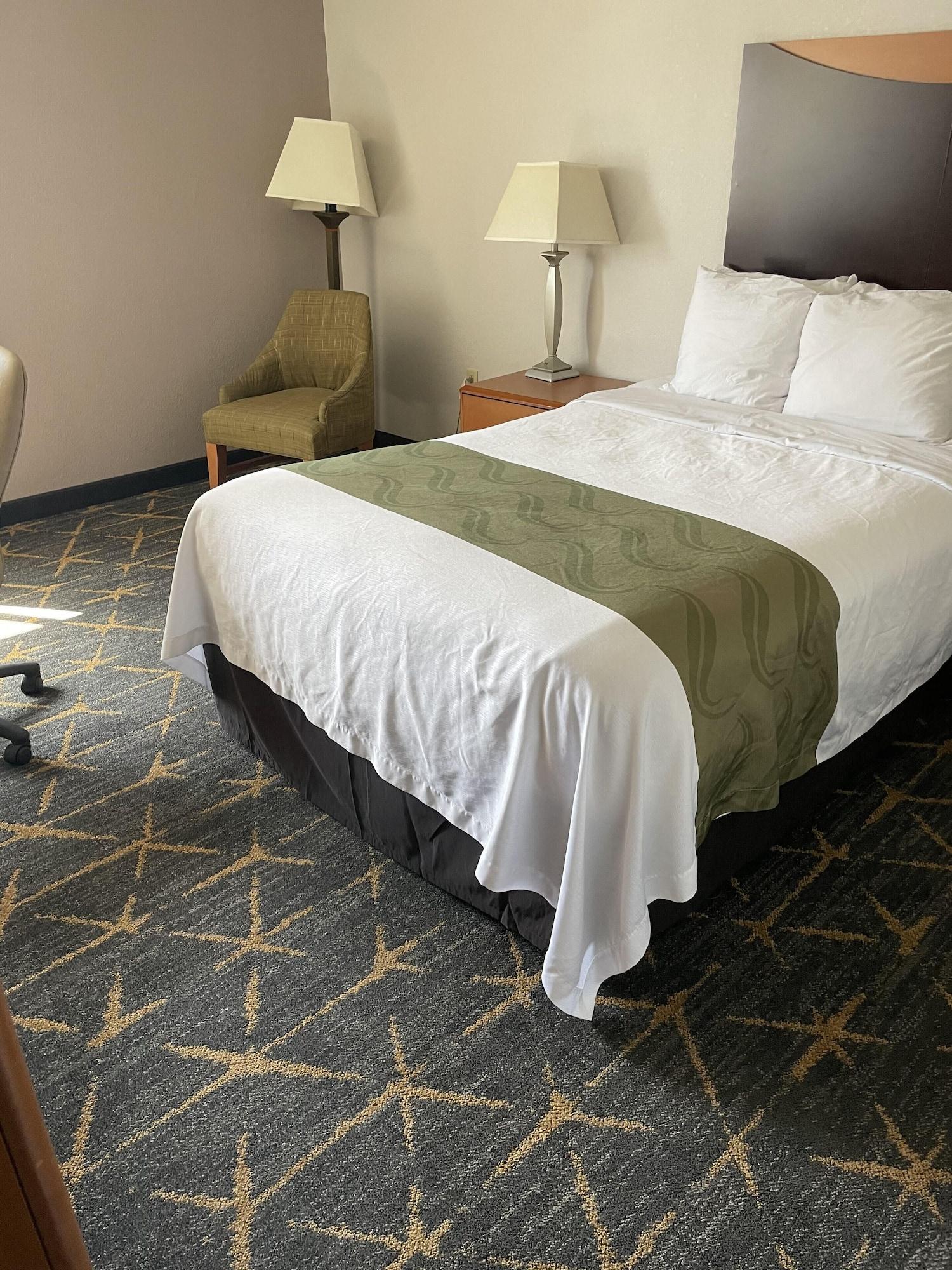 Quality Inn Spring Valley - Nanuet Eksteriør billede