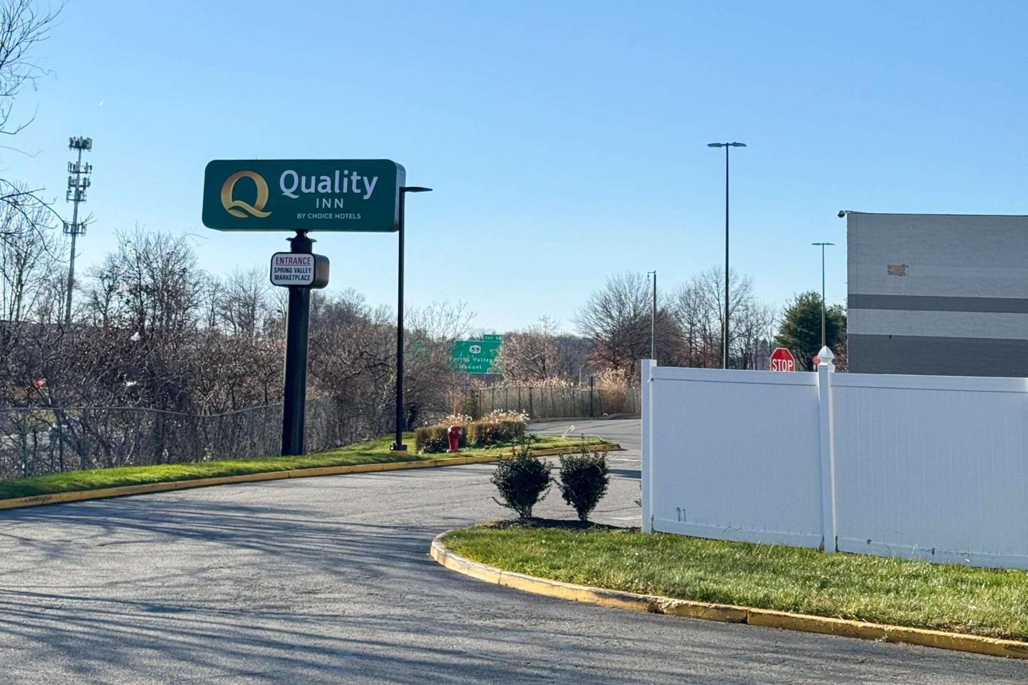 Quality Inn Spring Valley - Nanuet Eksteriør billede