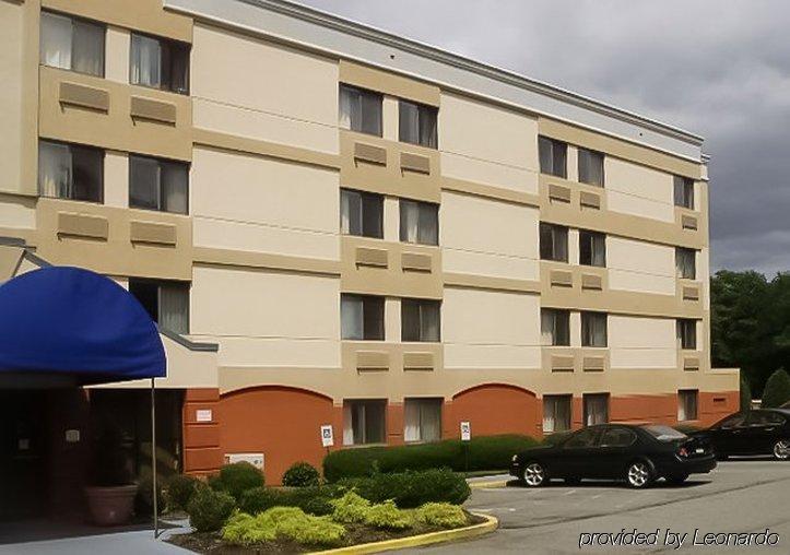 Quality Inn Spring Valley - Nanuet Eksteriør billede
